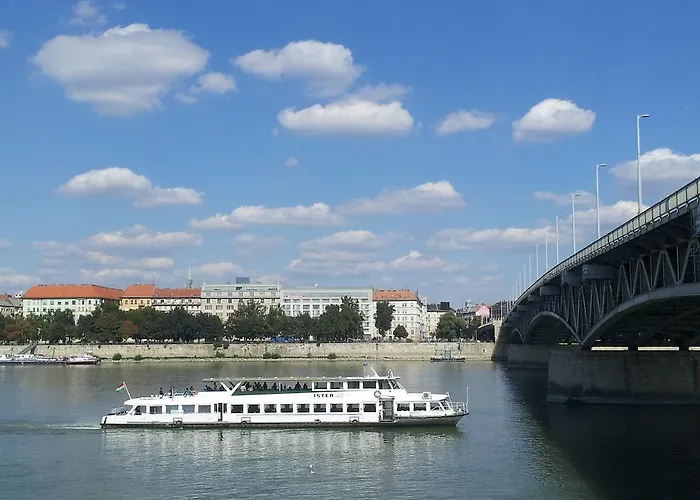 アパート Along The Danube ブダペスト