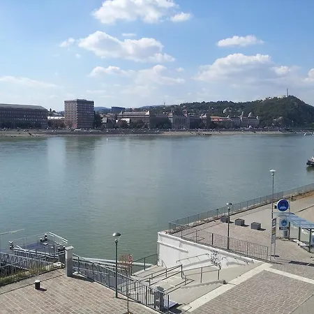 Апартаменты Along The Danube