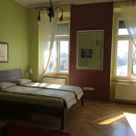 Along The Danube Apartment *